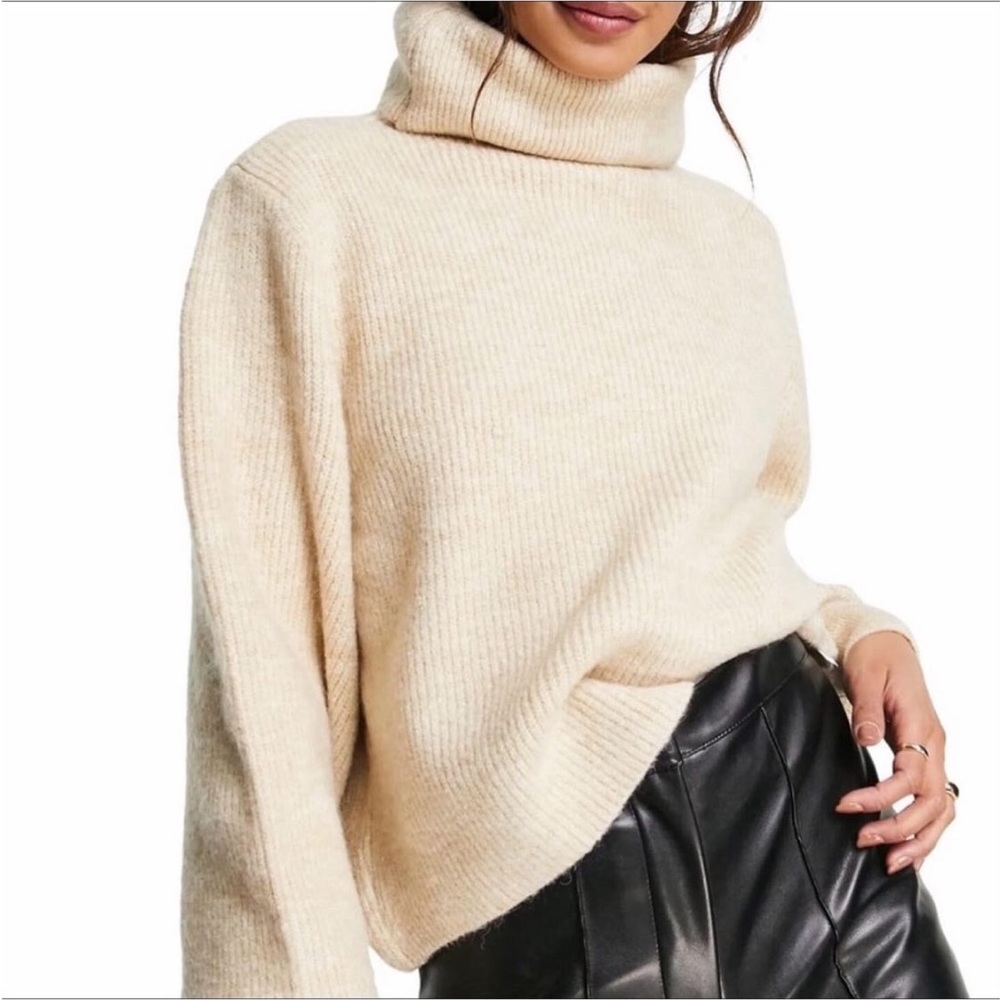 Sweater Topshop 4-6 oatmeal color turtle neck cozy soft sweater